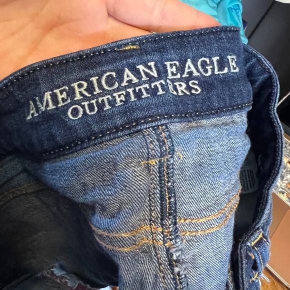 American Eagle Stretch Denim Fringe Cutoff Shorts Embroidered Floral Women's 00 - Picture 3 of 12